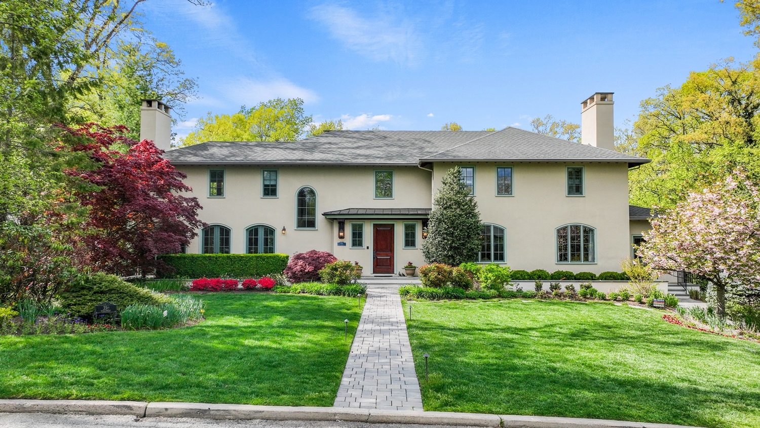 356 Knollwood Rd Ridgewood, NJ 07450 - LuxQue Media