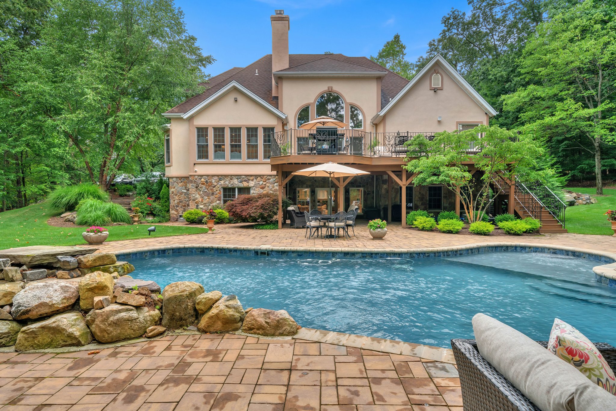 61 Stony Brook Rd Montville, NJ 07045 - LuxQue Media
